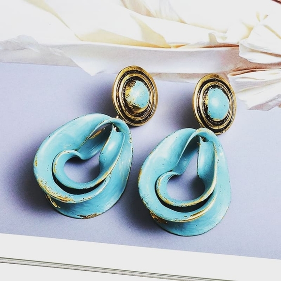 Earring - Picture 4 of 4